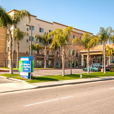 Holiday Inn Express & Suites Bakersfield Central By Ihg Ngoại thất bức ảnh
