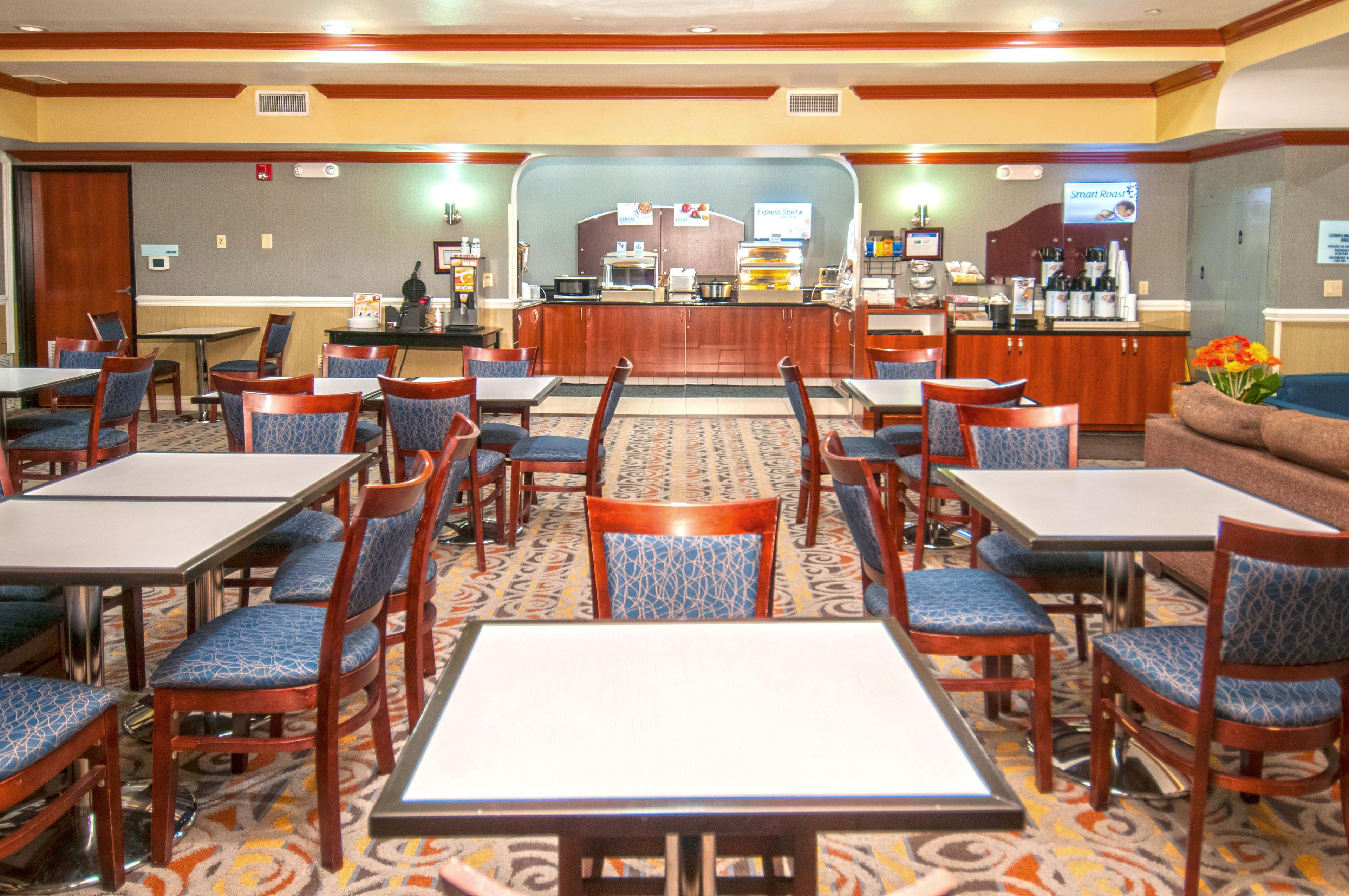 Holiday Inn Express & Suites Bakersfield Central By Ihg Ngoại thất bức ảnh