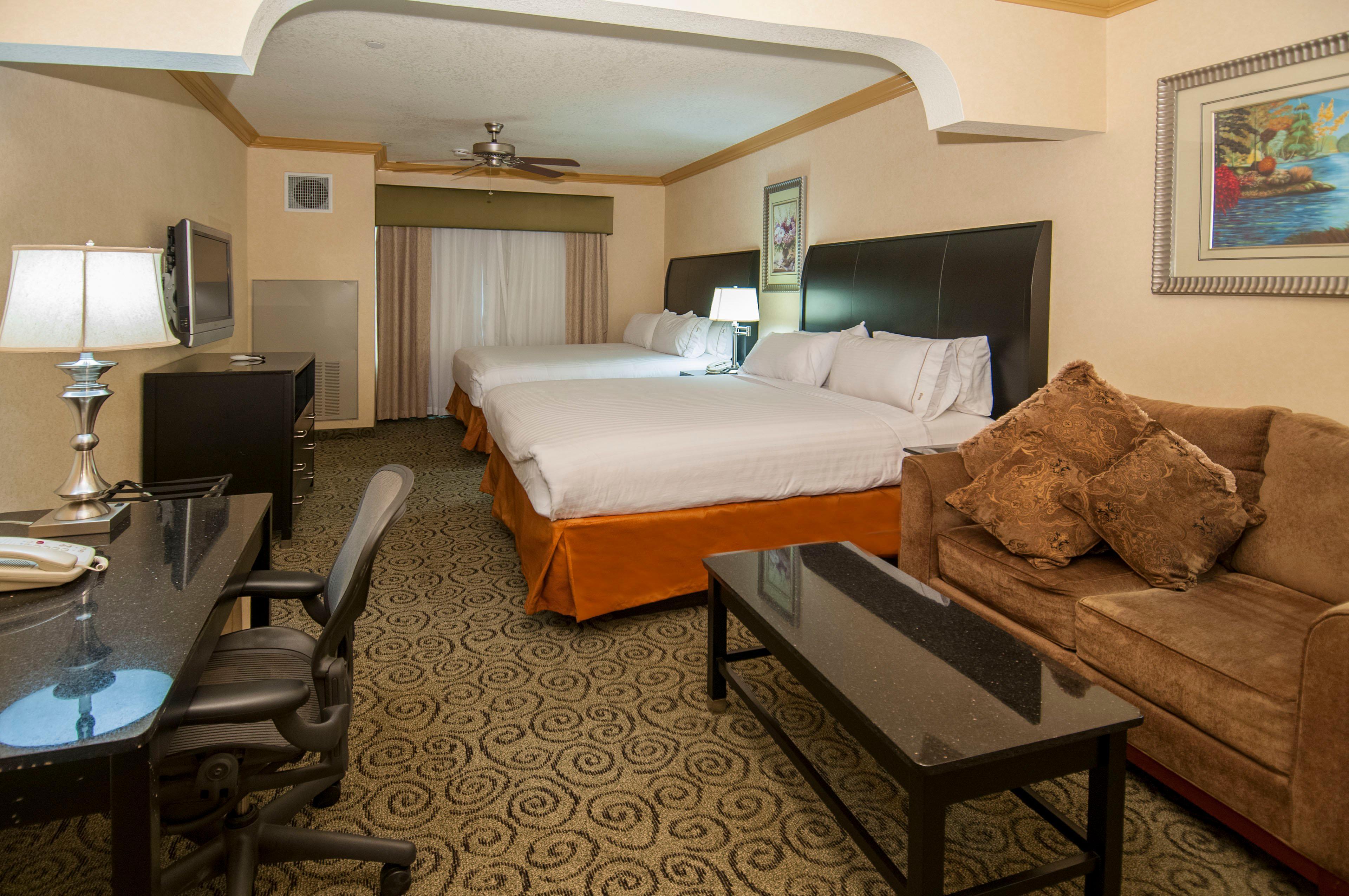 Holiday Inn Express & Suites Bakersfield Central Ngoại thất bức ảnh