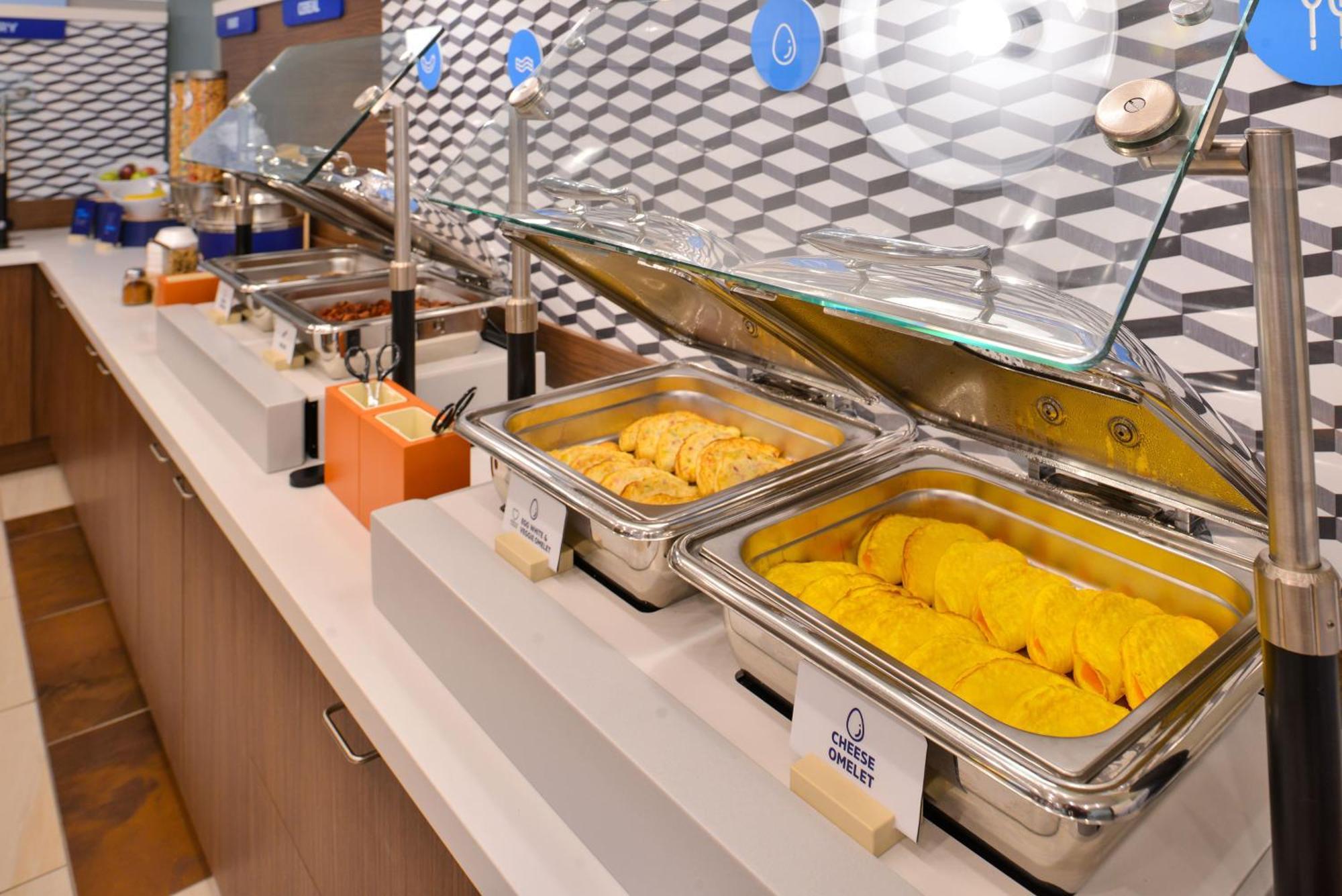 Holiday Inn Express & Suites Bakersfield Central By Ihg Ngoại thất bức ảnh