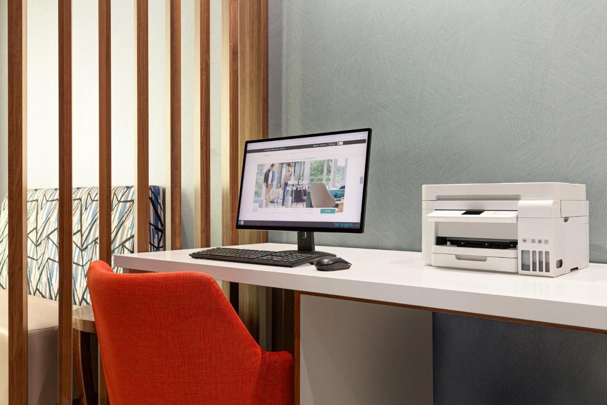 Holiday Inn Express & Suites Bakersfield Central By Ihg Ngoại thất bức ảnh