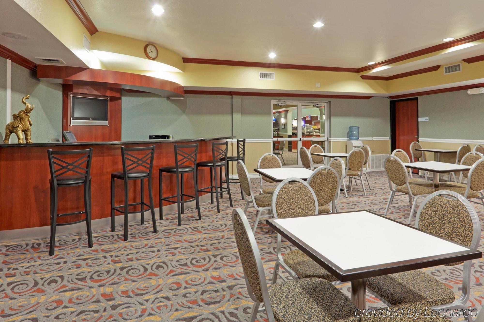 Holiday Inn Express & Suites Bakersfield Central By Ihg Nhà hàng bức ảnh